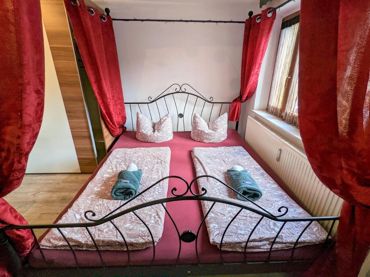 Apartament Urlaubstraum Mit Pool, Terrasse & Fluss Im Garten - Ut Sebnitz Zewnętrze zdjęcie